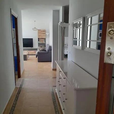 Bonito A 50 Metros De La Playa. Apartamento *